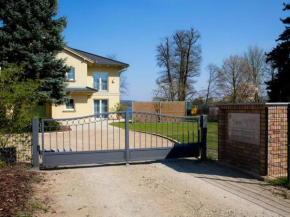 Casa sul Lago Modern retreat, Gallin